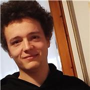 Sono uno studente di ingegneria aerospaziale a Bologna e posso aiutare i ragazzi delle medie e anche delle superiori